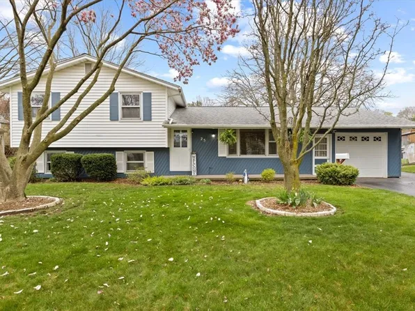 25 Harmony Dr, Rochester, NY 14626