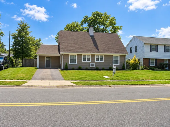 140 Pennypacker Dr, Willingboro, NJ 08046