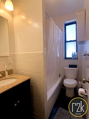 Rented by Realty 2000 Corp | media 27