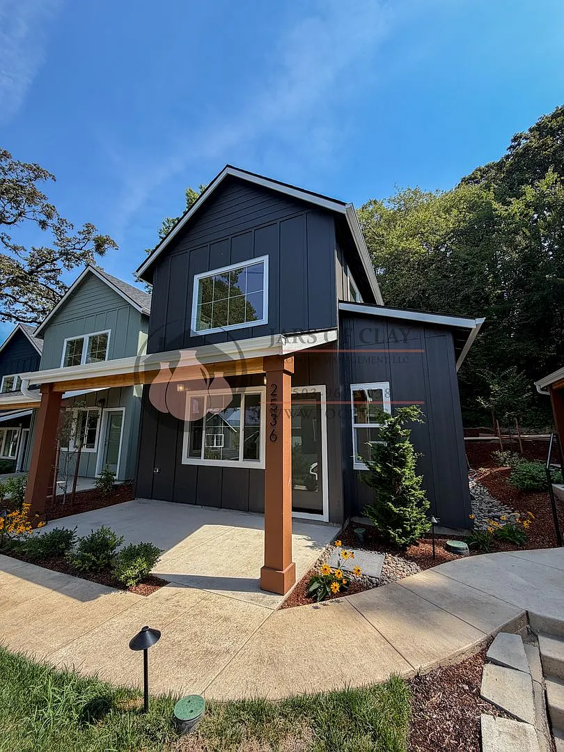 Spacious - Bright - New Construction Cottage - South Salem — Photo 1