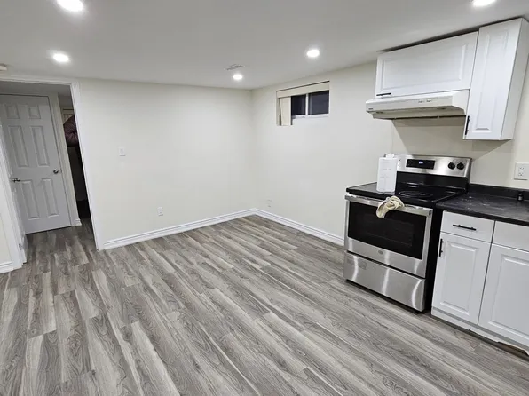 41 X Sugarbush Sq E #X, Toronto, ON M1C 3M6