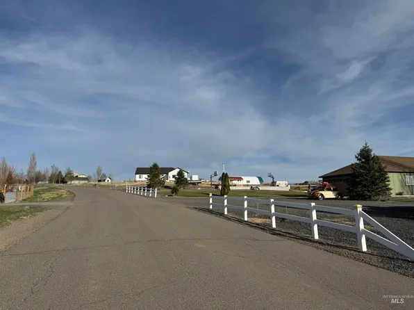 140 Syringa Loop, Shoshone, ID 83352