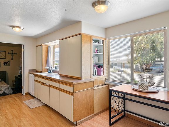 4th image of 216&-224 6th St NE
