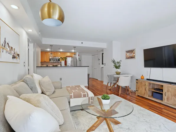 700 1st Street image 3 of 22