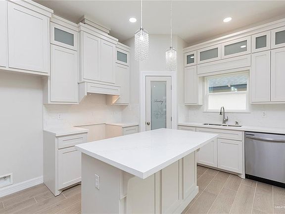 3rd image of 2405 Northgate Ln