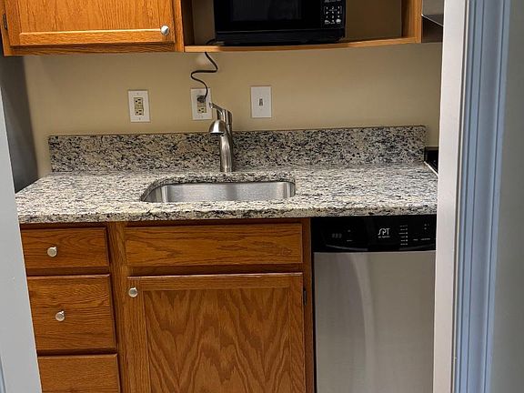 4th image of 1735 N Rhodes St APT 239