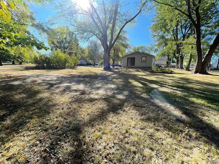 44 Circle Dr — Photo 6