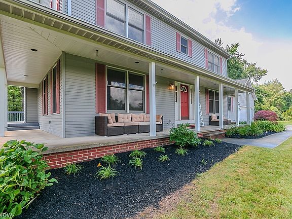 3rd image of 8555 Red Oak Dr