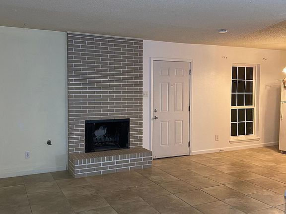 4th image of 8402 Mettler Dr