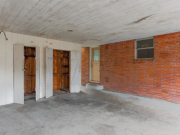 4th image of 2028 71st Avenue SE