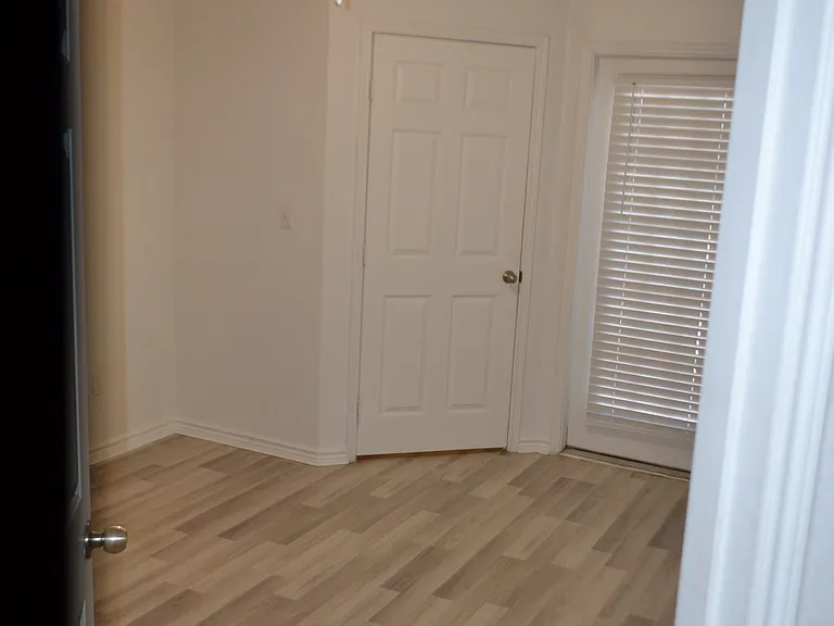 4323 Bayside Village Dr — Photo 10