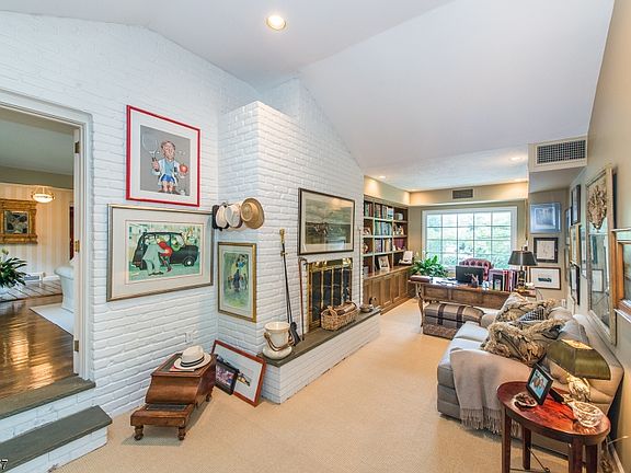 5th image of 35 Speir Dr