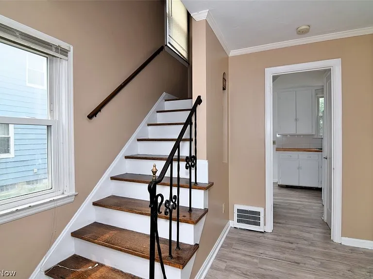 1408 Winston Rd — Photo 3