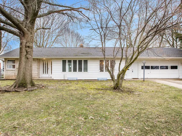 3932 Canterbury Ave, Kalamazoo, MI 49006