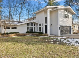 5645 Eastman Blvd, West Bloomfield, MI 48323