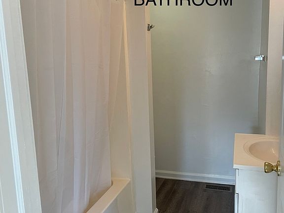 5th image of 613 College Dr APT A