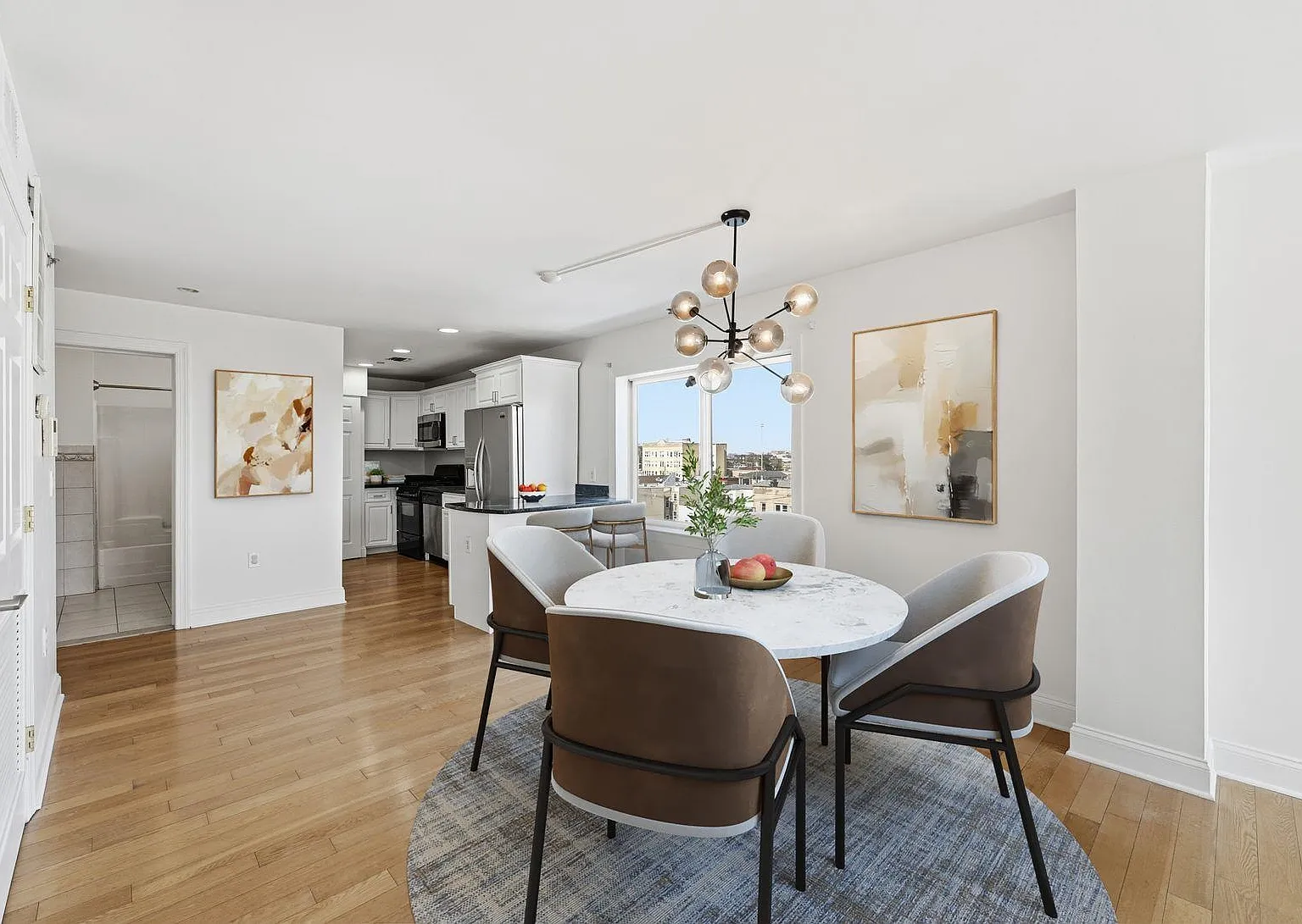 2 bed, 1.0 bath, 955 sqft, $2,850 — Photo 4