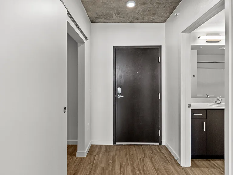 Stadium Apartments — Photo 72
