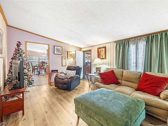 2nd image of 227 C St SW