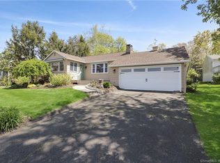 143 N Lake Shore Dr, Brookfield, CT 06804