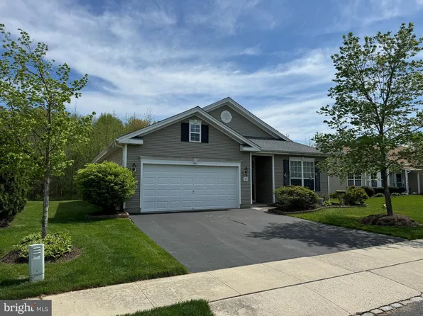 32 Fitzgerald Ln, Columbus, NJ 08022