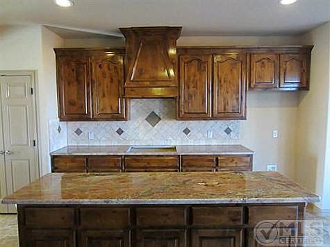 5th image of 4136 Glen Abbey Dr