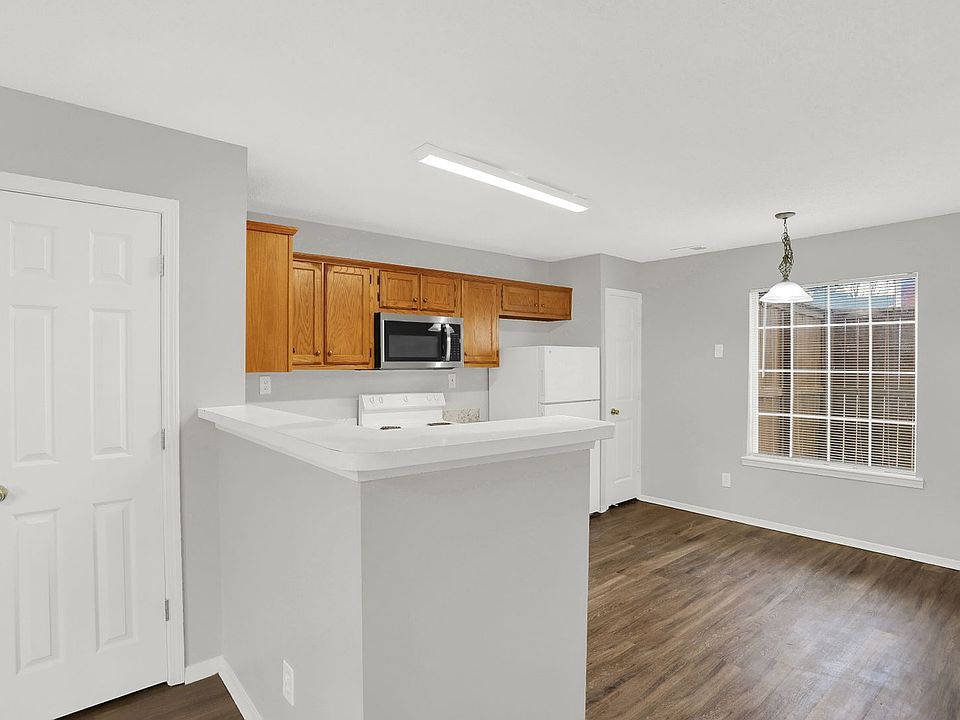 Barrington Woods Townhomes 818 Barrington Woods Cv Southaven MS Zillow