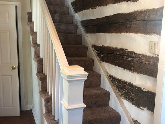 foyer/stairs