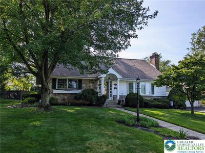 373 Barrett Rd, Emmaus, PA, 18049
