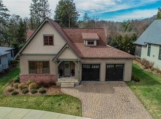 35 Chantilly Dr, Asheville, NC 28804