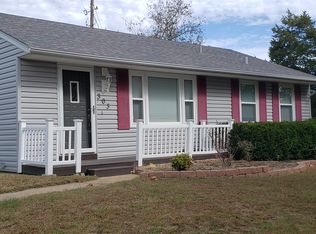 303 Essen Ln, Ballwin, MO 63021