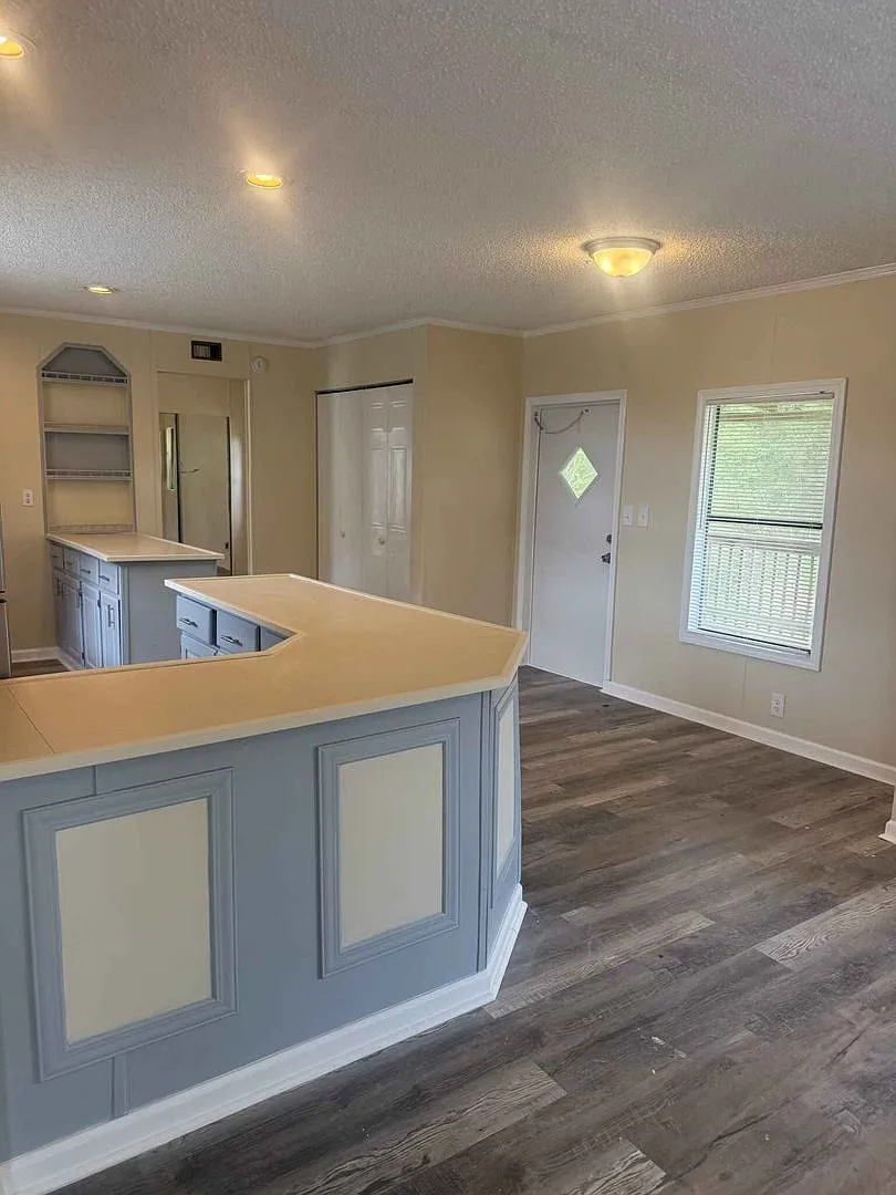 Newly Remodeled 2BDR/2BA Home — Photo 2