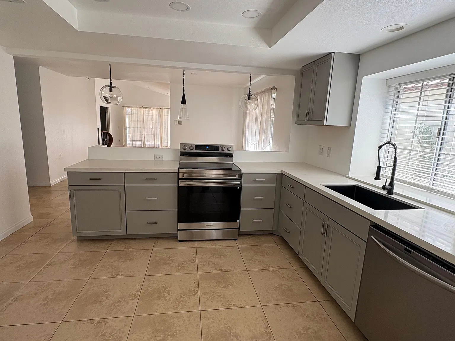 3 bed, 1612 sqft, $2,900 — Photo 3