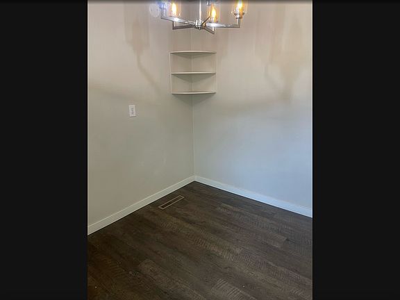 5th image of 1917 Hallam Ave