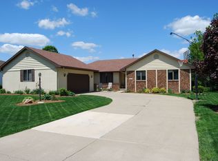 4401 W Ducharme Ave, Bartonville, IL 61607