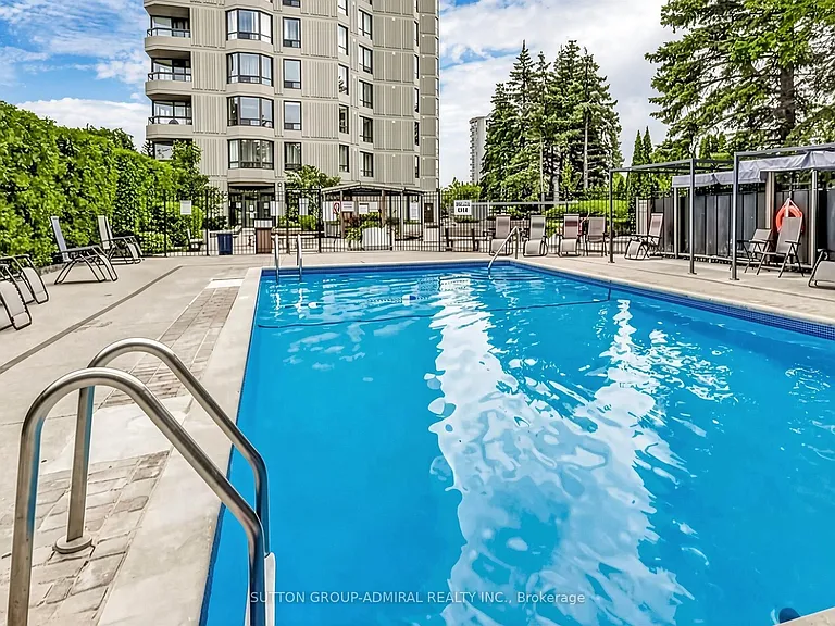 7460 Bathurst St #507 — Photo 25