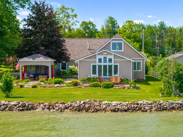 9647 W Long Lake Rd, Alpena, MI 49707
