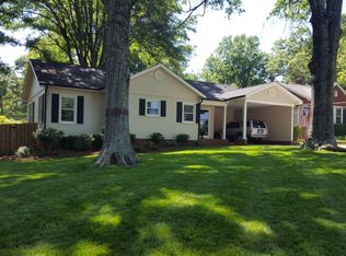 137 E Stewart Ave, Mooresville, NC 28115