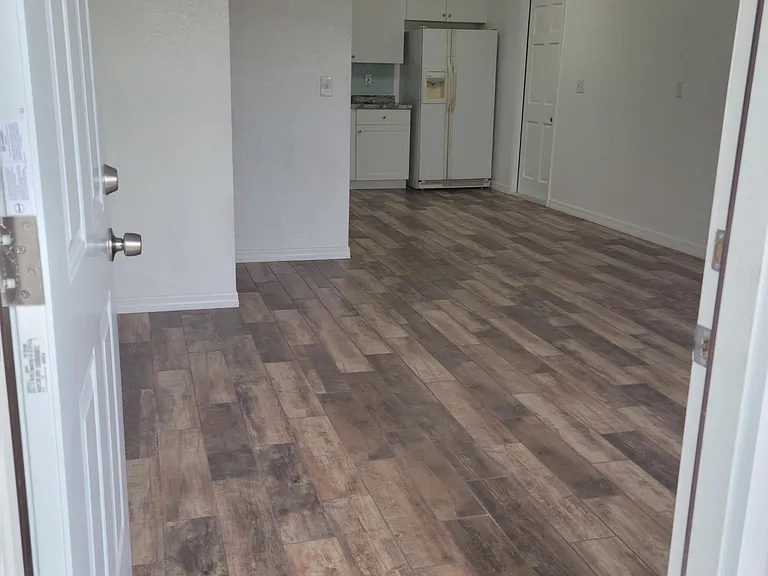 9412 N 50th St — Photo 1