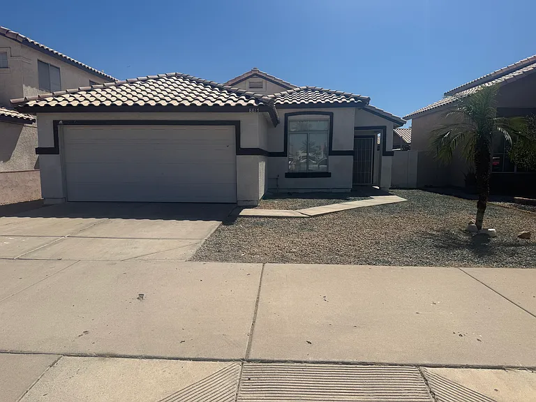 8817 W Palm Ln — Photo 2