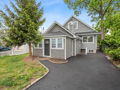 712 Carlton Road, West Babylon, NY, 11704