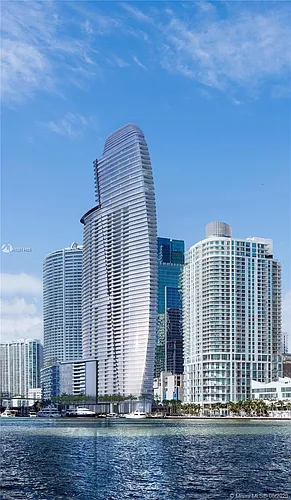 300 Biscayne Blvd Photo 1