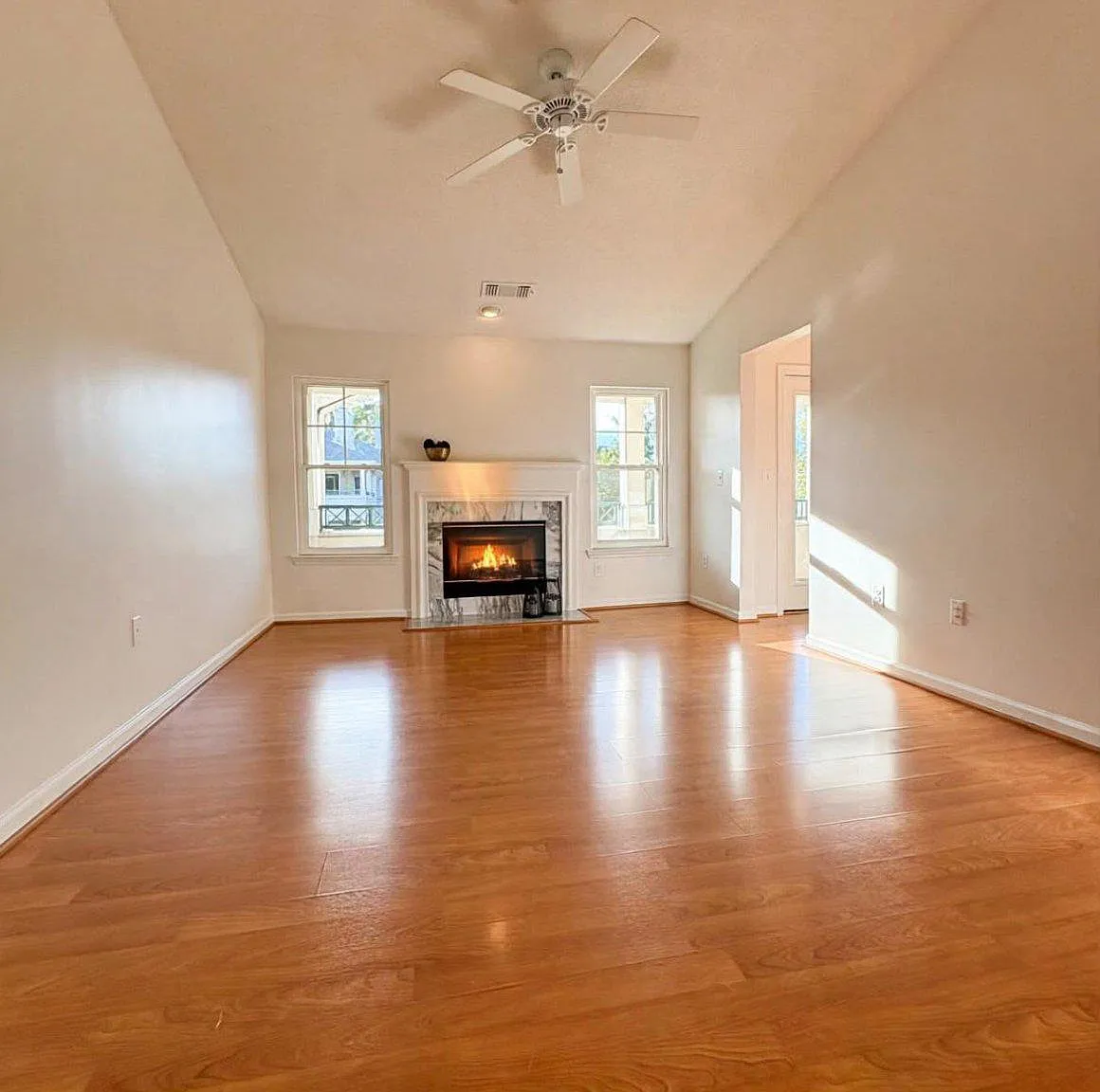 Oak Park Condo At Reston — Photo 2
