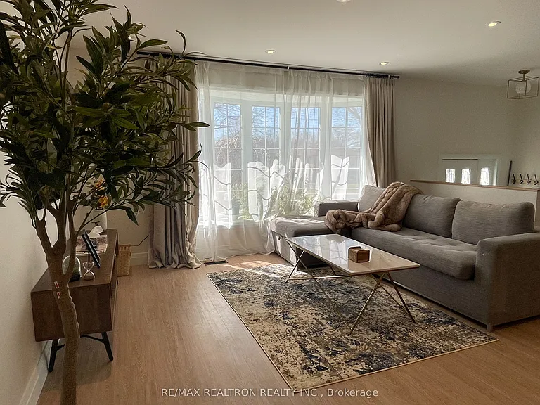 37 Brantwood Dr — Photo 2