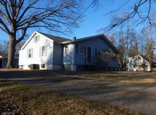 232 Greenbrook Rd, Green Brook, NJ 08812