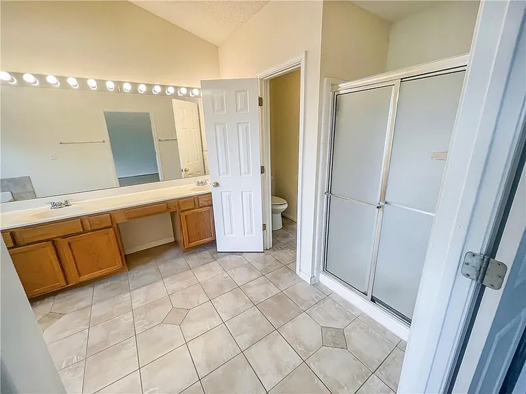 140 Calborne Ct — Photo 20