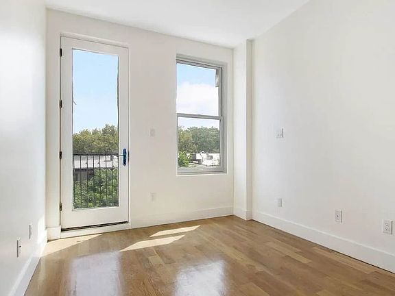 4th image of 924 Myrtle Ave #6CC