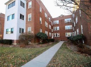 29 Robin Rd APT 104, West Hartford, CT 06119