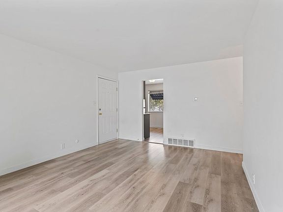 2nd image of 2614 S Green St #2616-04