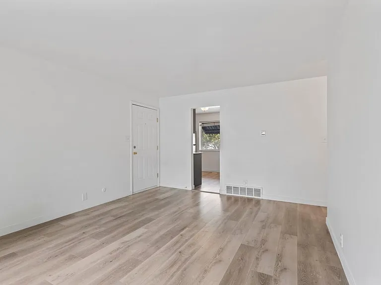 2614 S Green St — Photo 14